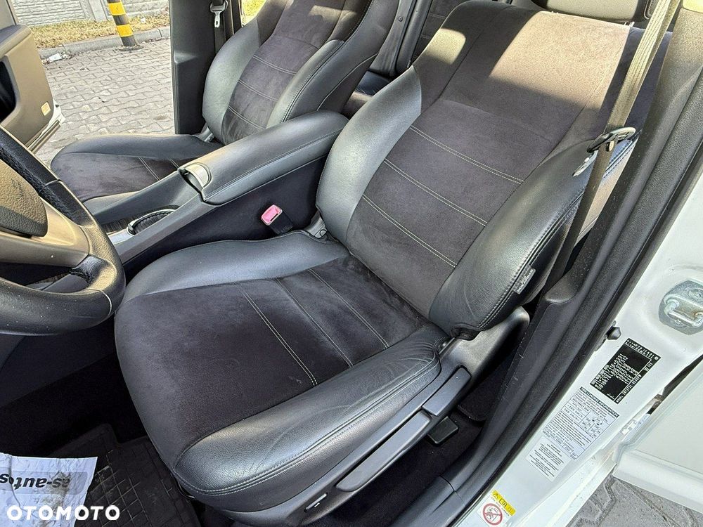 Toyota Avensis 2.0 Premium MS - 20