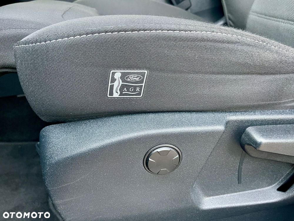 Ford S-Max 2.5 Duratec FHEV TITANIUM - 37