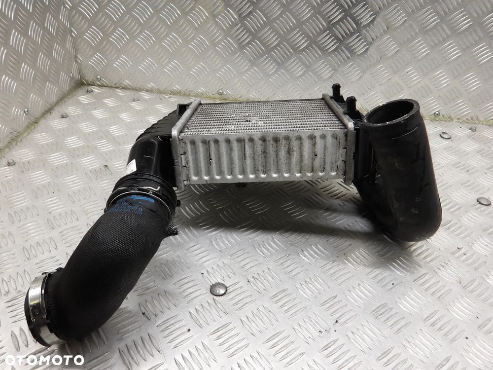 PASSAT B5 FL SEDAN 2.5 TDI 4MOTION CHŁODNICA INTERCOOLER LEWA 3B0145805J - 4