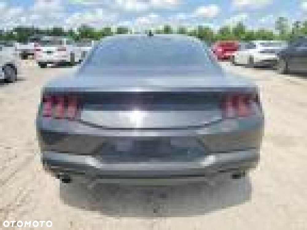 Ford Mustang - 5