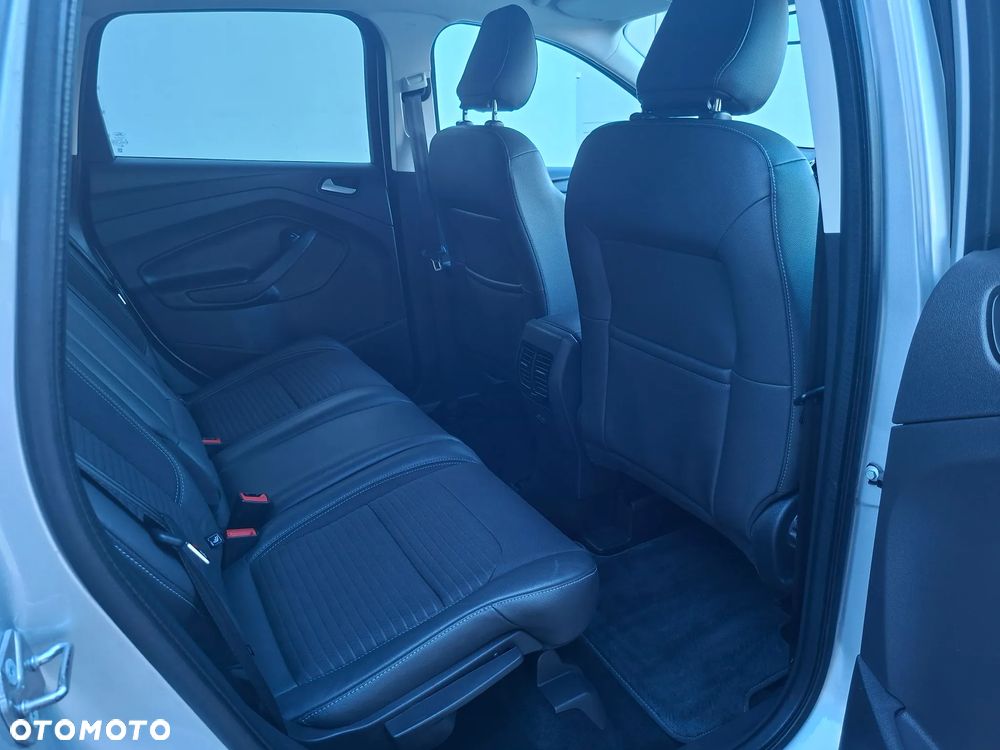 Ford Kuga 2.0 TDCi 2x4 Black & Silver - 40