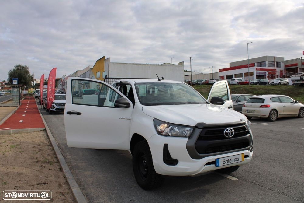 Toyota Hilux 2.4 D-4D 4WD CD CM - 9