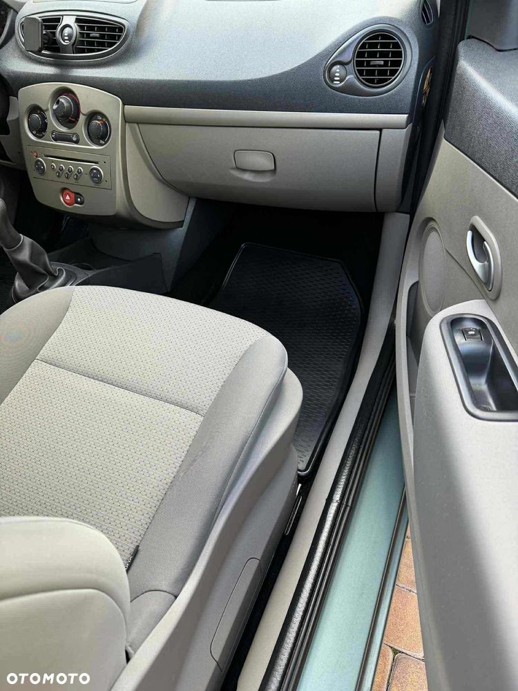 Renault Clio - 6