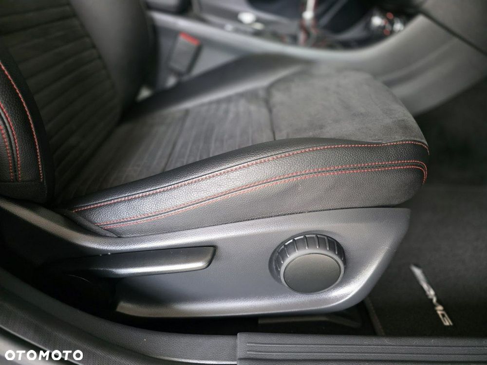 Mercedes-Benz GLA - 28