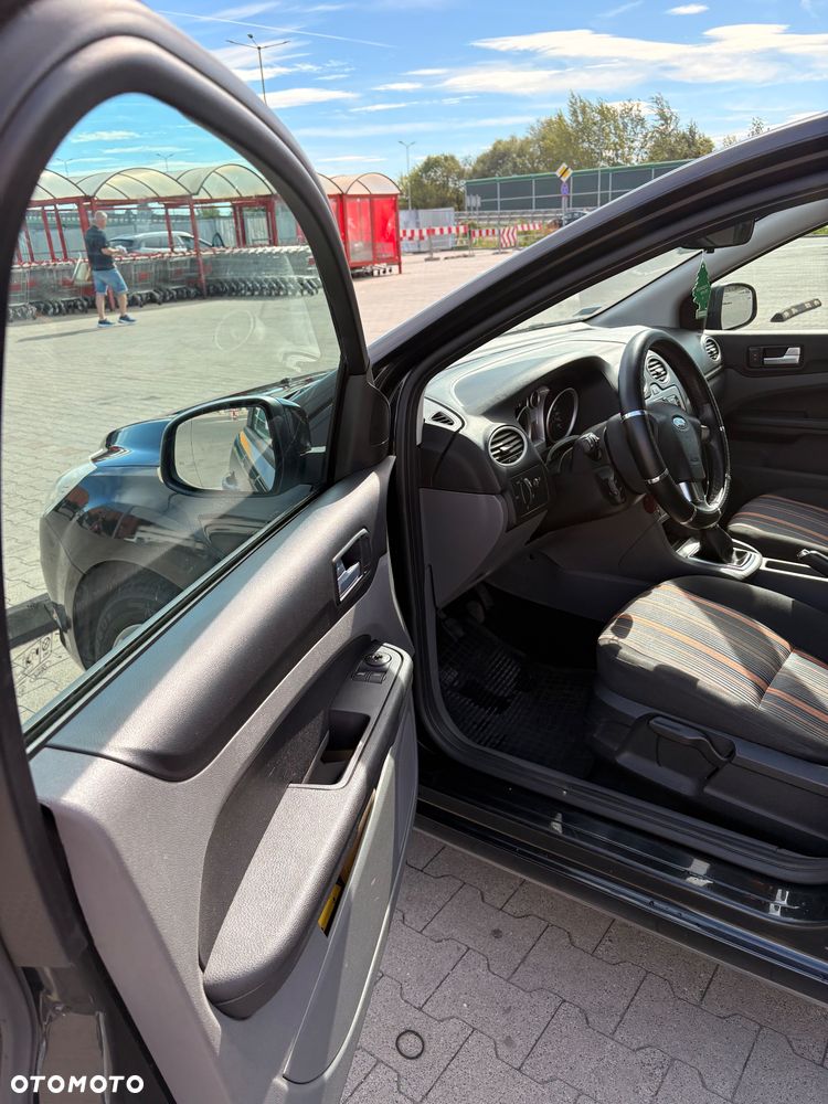 Ford Focus 1.6 Trend - 11