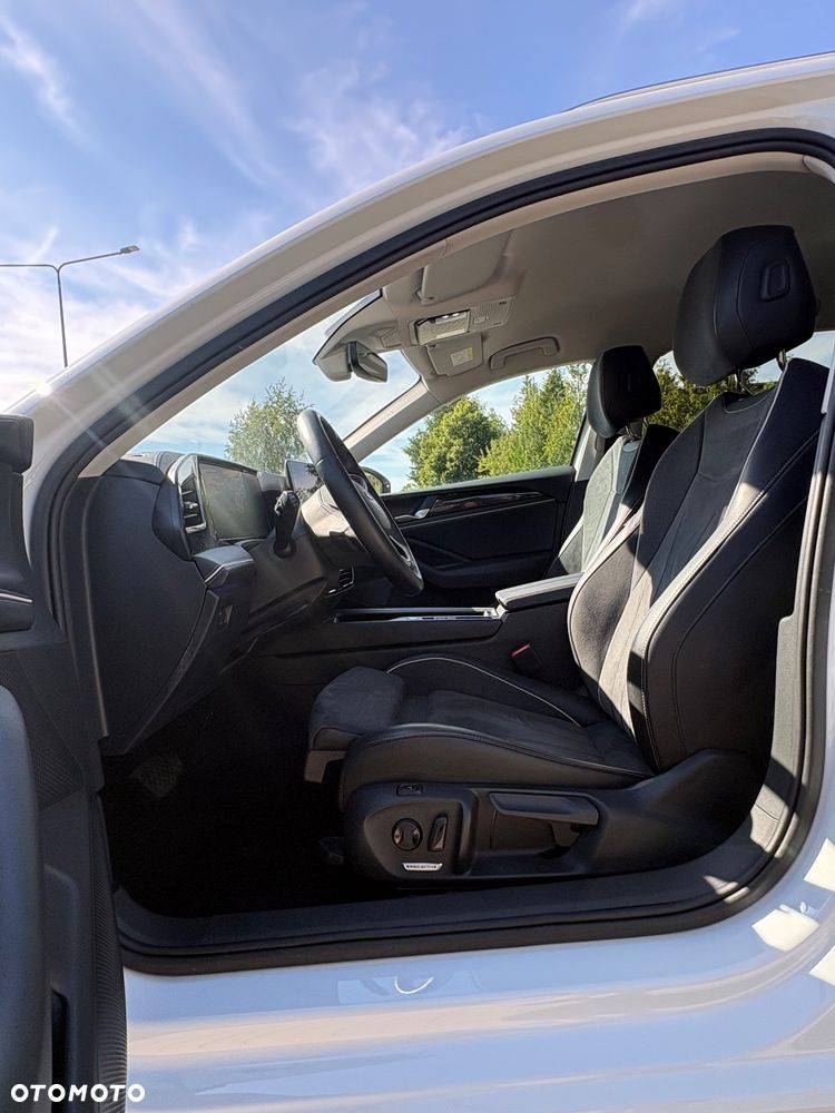 Volkswagen Passat - 24