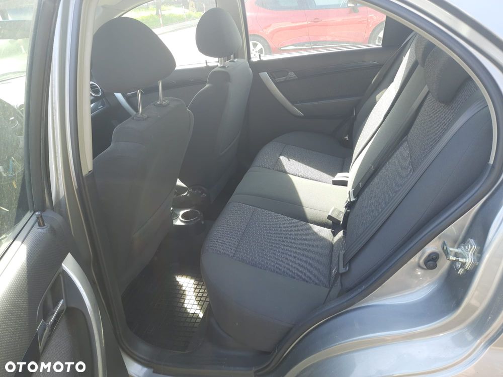 Chevrolet Aveo 1.4 LT - 9