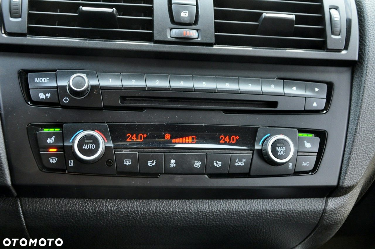 BMW Seria 1 118i Sport Line - 32