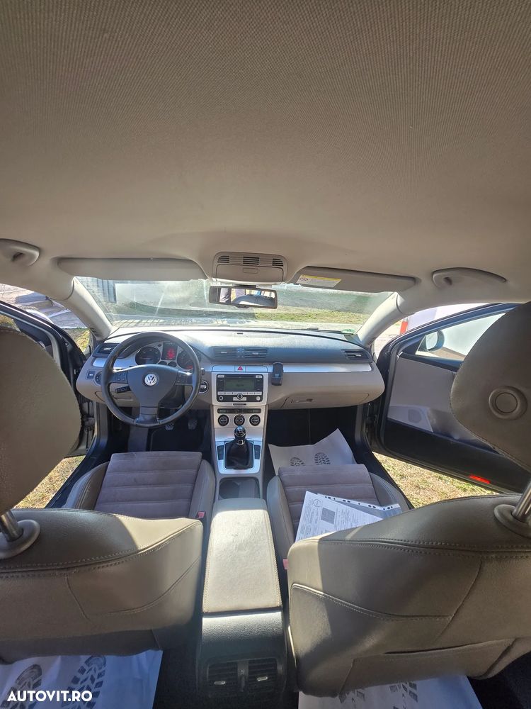 Volkswagen Passat - 2