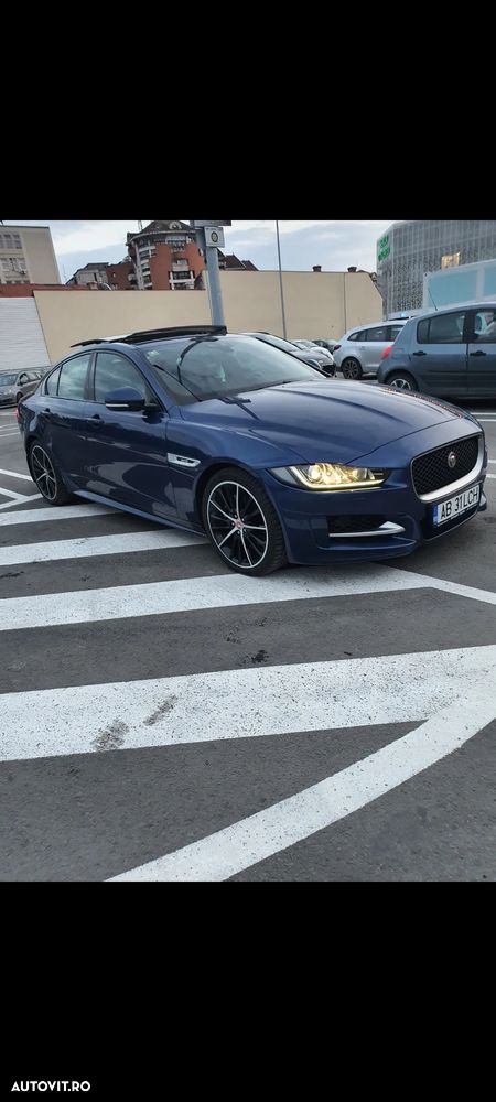 Jaguar XE 2.0 R-Sport - 13