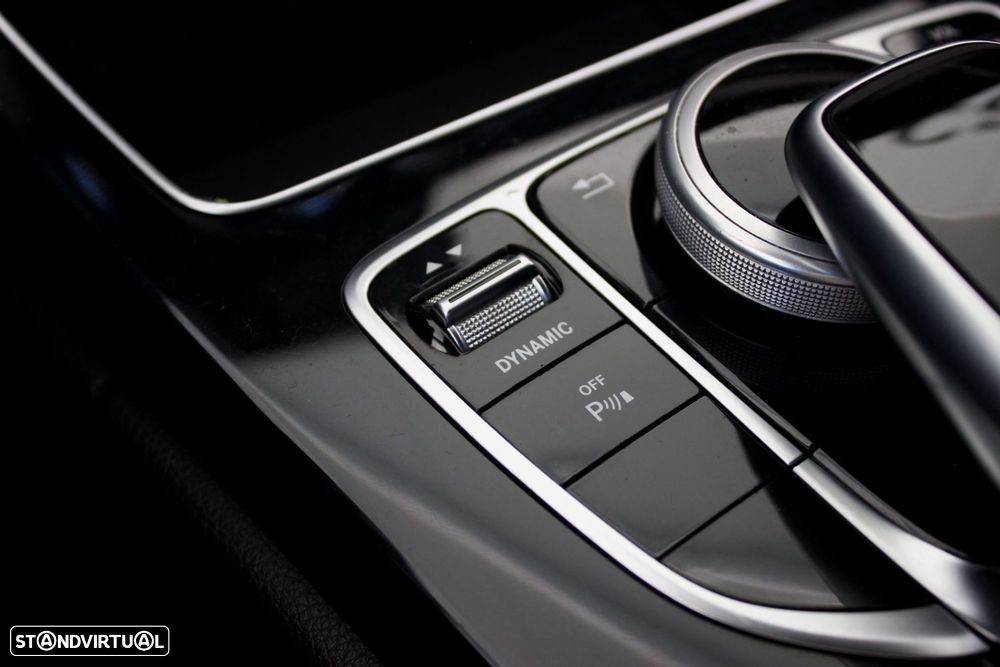 Mercedes-Benz C 300 h AMG Line - 27