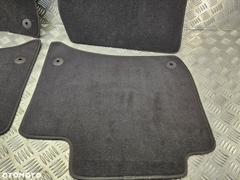 VW TOUAREG 7P 10-18R WYCIERACZKI DYWANIKI WELUROWE CZARNE KOMPLET PRZOD TYL 7P1863011 LOB 7P6862478A ORYGINAL - 5