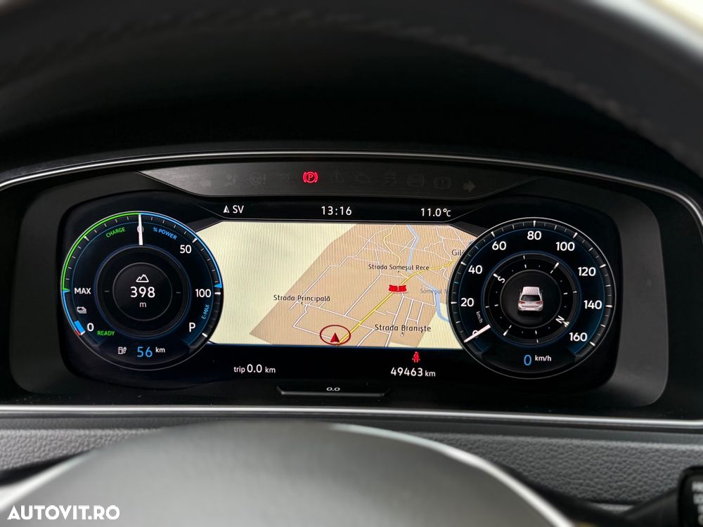Volkswagen e-Golf - 28