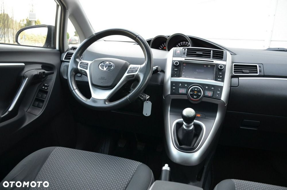 Toyota Verso - 32