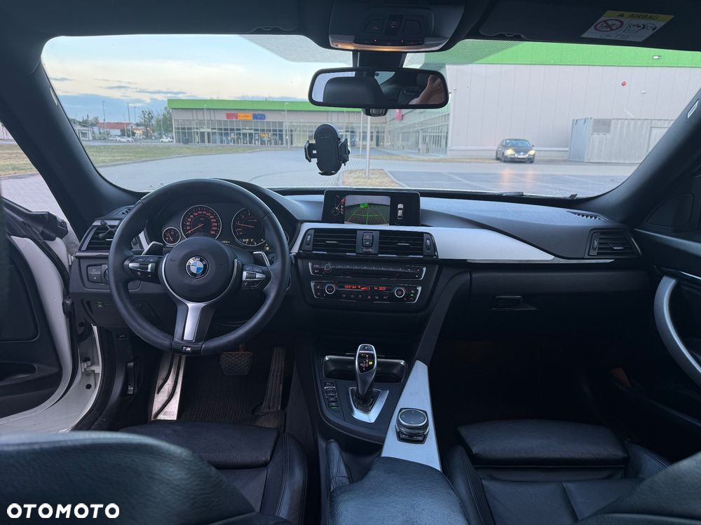 BMW 3GT 328i xDrive M Sport - 11