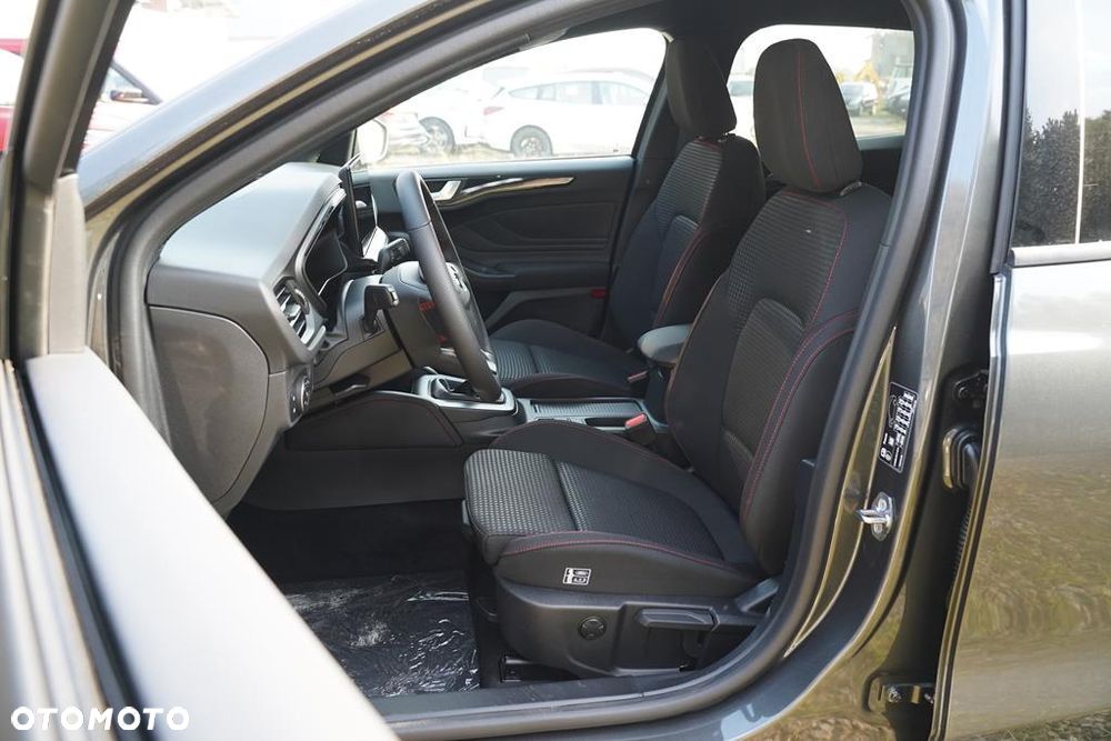 Ford Focus 1.0 EcoBoost mHEV ST-Line X - 10