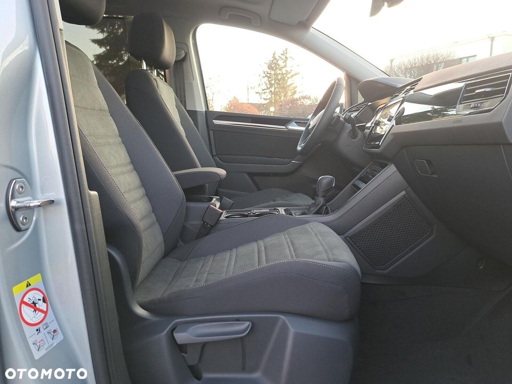 Volkswagen Touran - 25