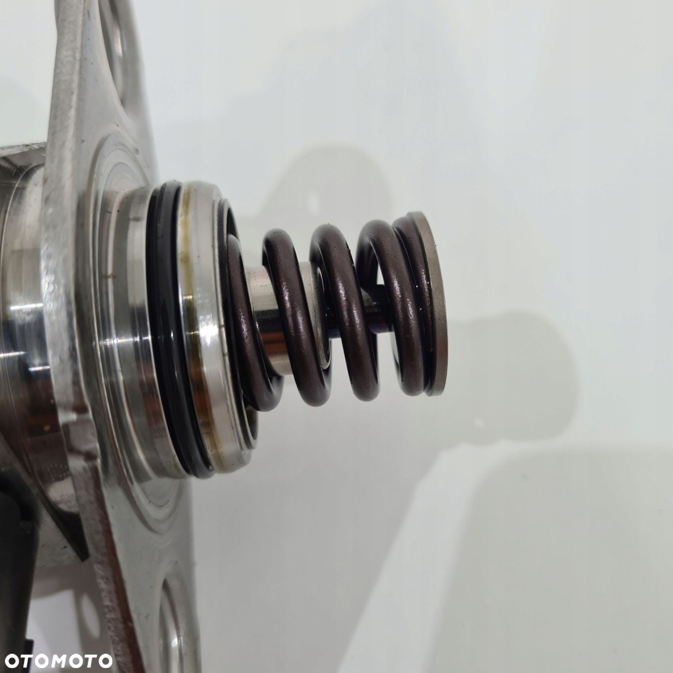 POMPA PALIWA CITROEN PEUGEOT 1.6 e THP 9828614580 - 2
