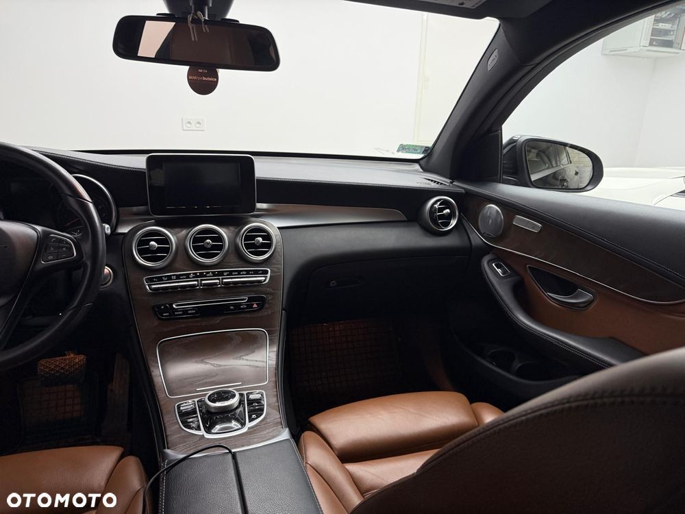 Mercedes-Benz GLC - 9