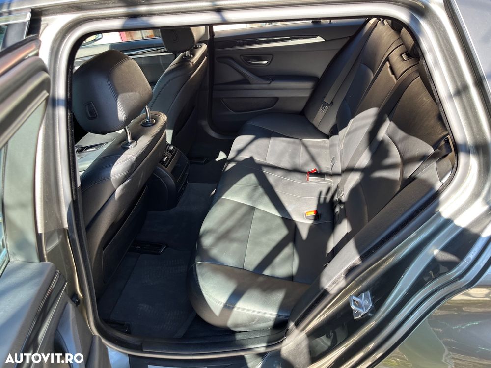BMW Seria 5 518d Aut. - 12