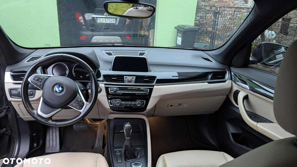 BMW X1 xDrive28i Sport Line - 4