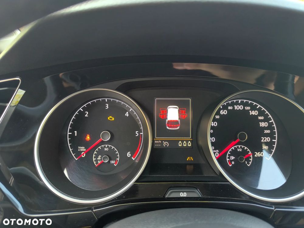 Volkswagen Touran 2.0 TDI BMT Comfortline DSG - 25
