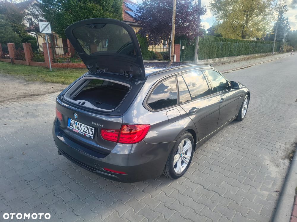 BMW Seria 3 318d Sport Line - 11