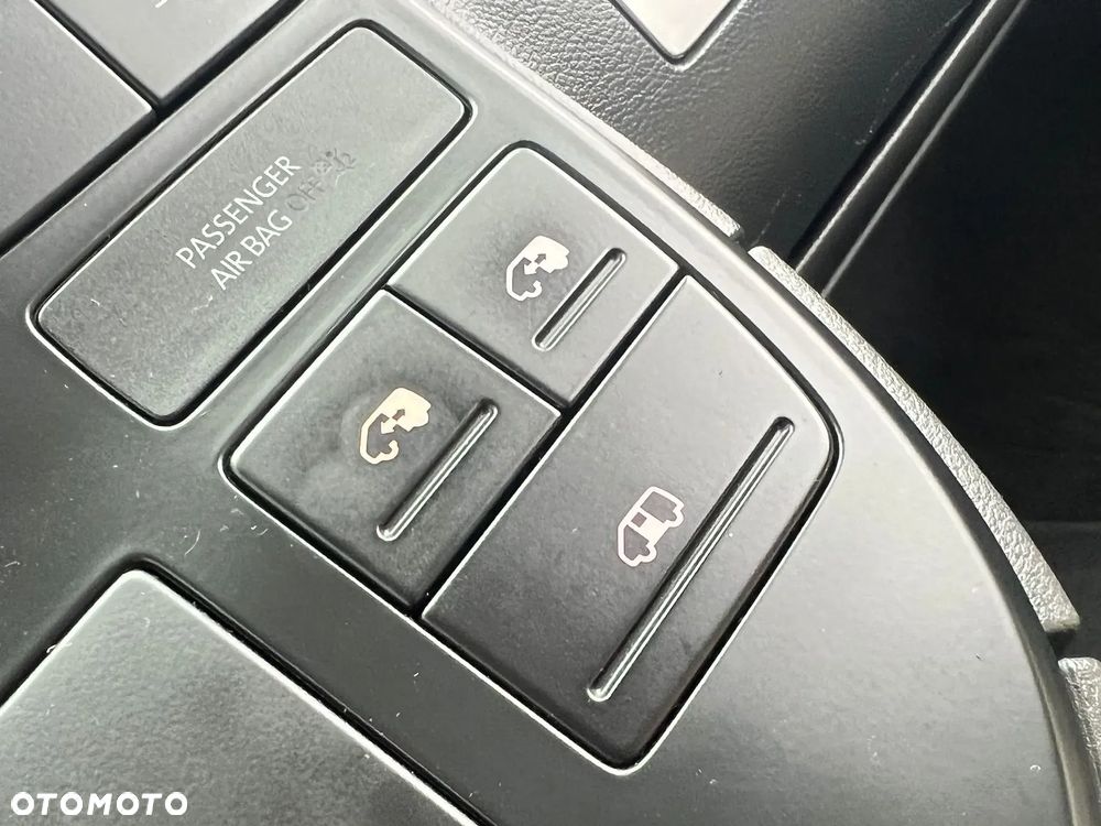 Volkswagen Multivan - 10