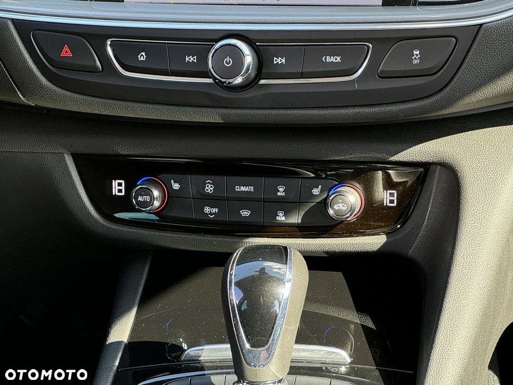 Opel Insignia - 36