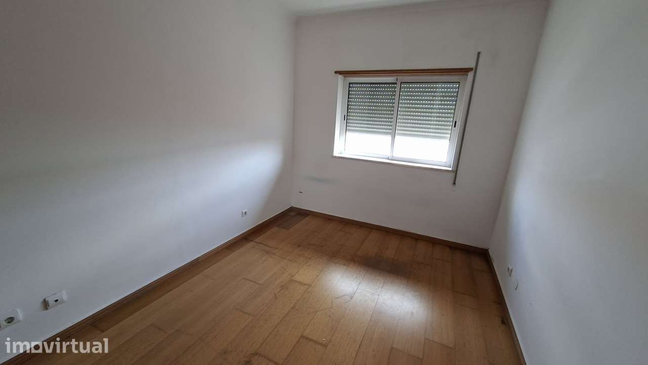 Apartamento T3 com 148m² arrecadação e lugar de garagem no Montijo - Grande imagem: 4/17