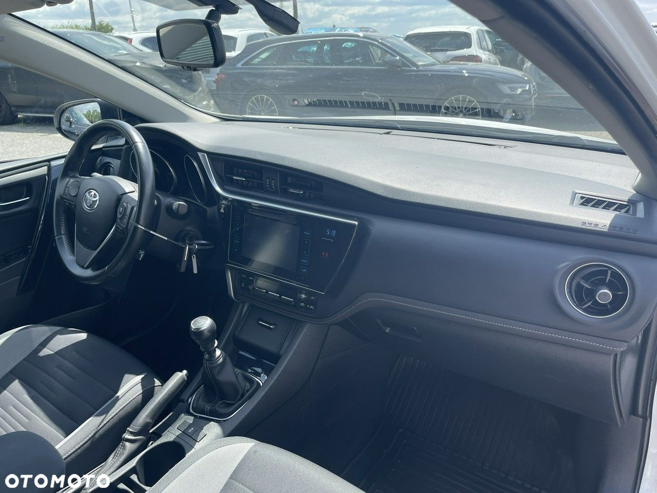 Toyota Auris 1.6 Valvematic Touring Sports Life Plus - 10