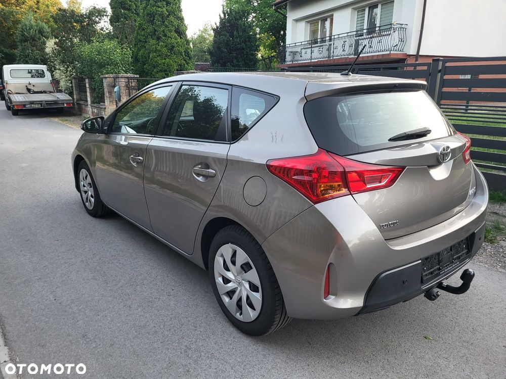 Toyota Auris 1.33 VVT-i Classic - 23