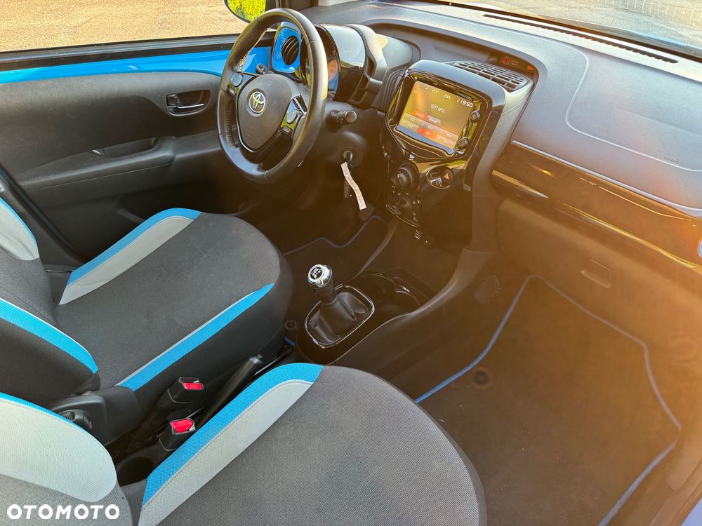 Toyota Aygo x-play Edition-S - 12