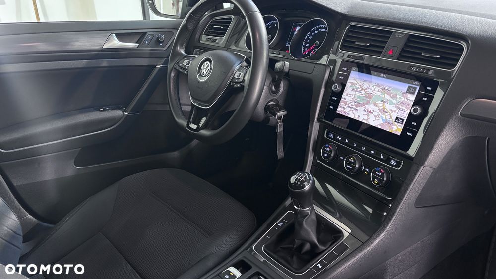 Volkswagen Golf - 16