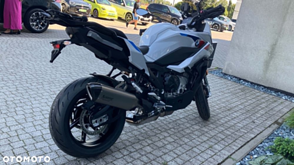 BMW S - 4