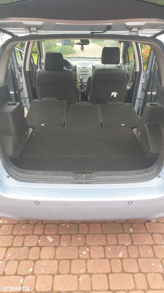 Toyota Corolla Verso - 8