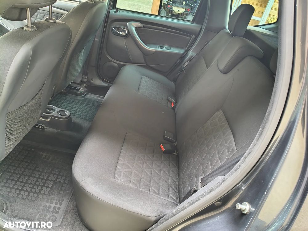 Dacia Duster 1.5 dCi 4x4 Prestige - 8