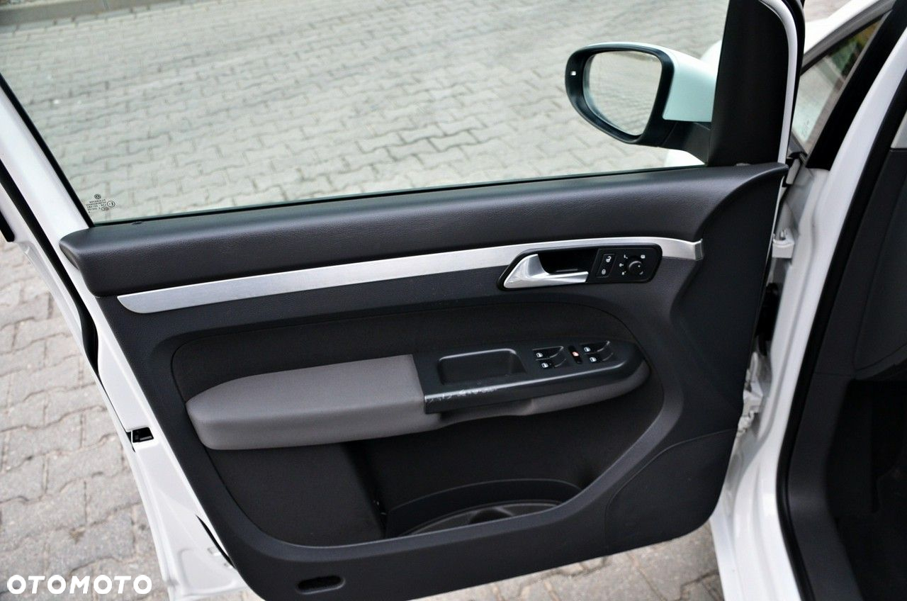 Volkswagen Touran - 9