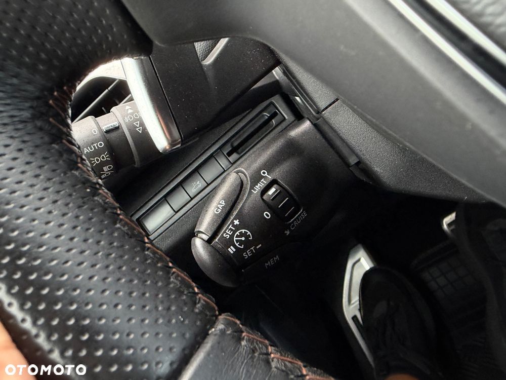 Peugeot 5008 1.6 PureTech GT Line S&S EAT8 - 21