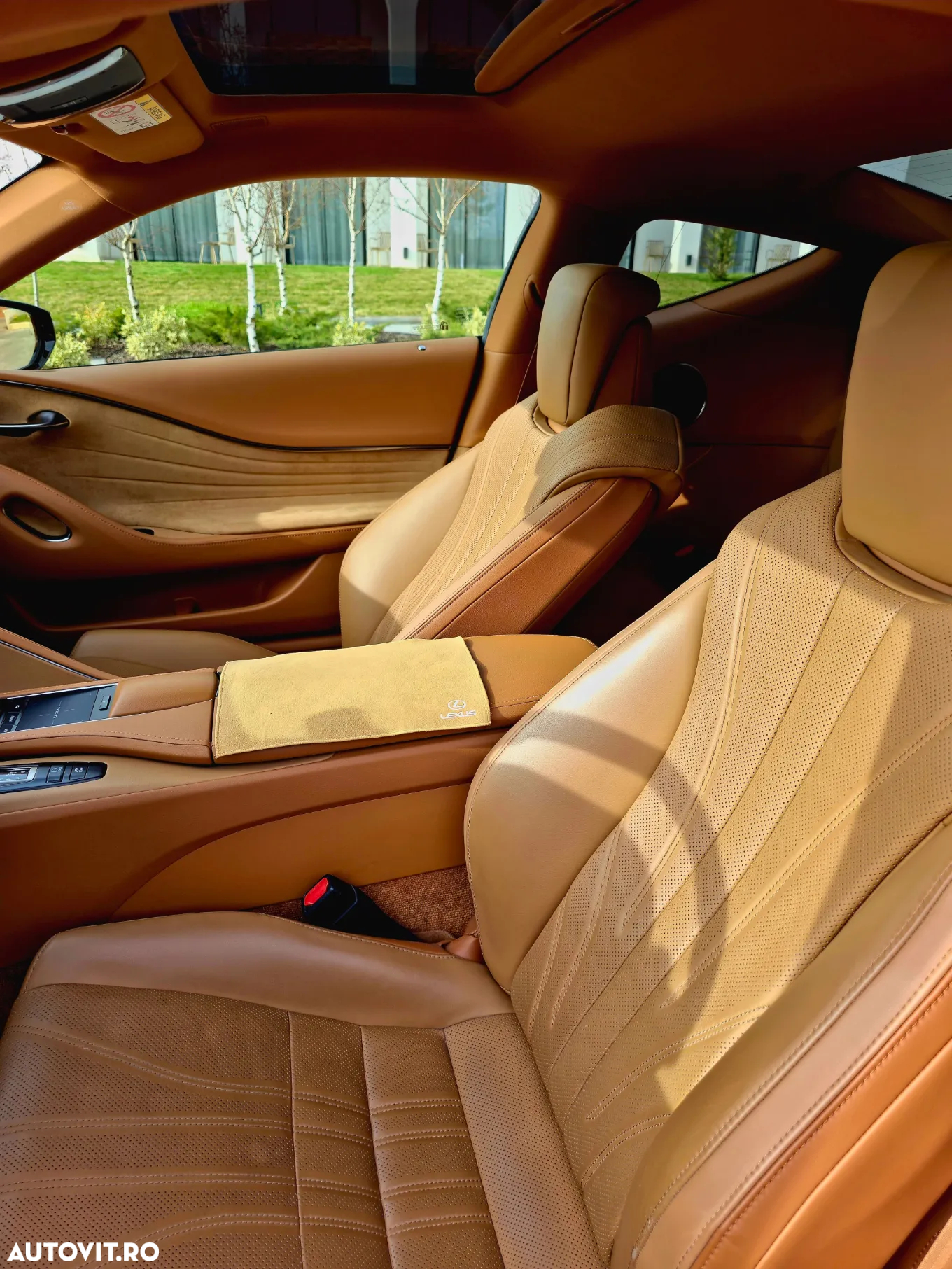 Lexus LC 500h Luxury - 16