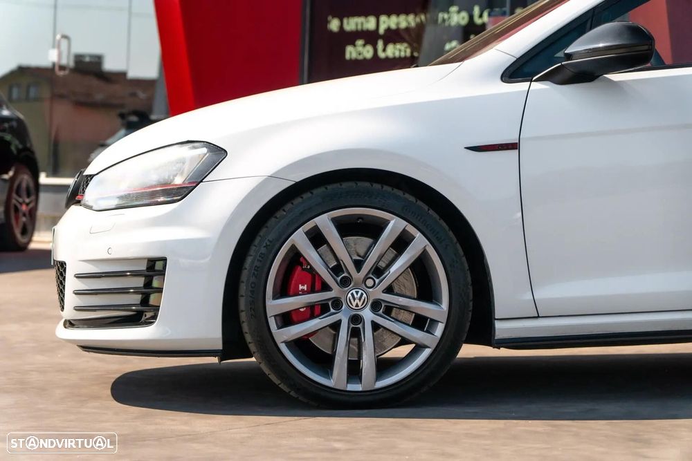 VW Golf 2.0 TSi GTi DSG Performance - 14