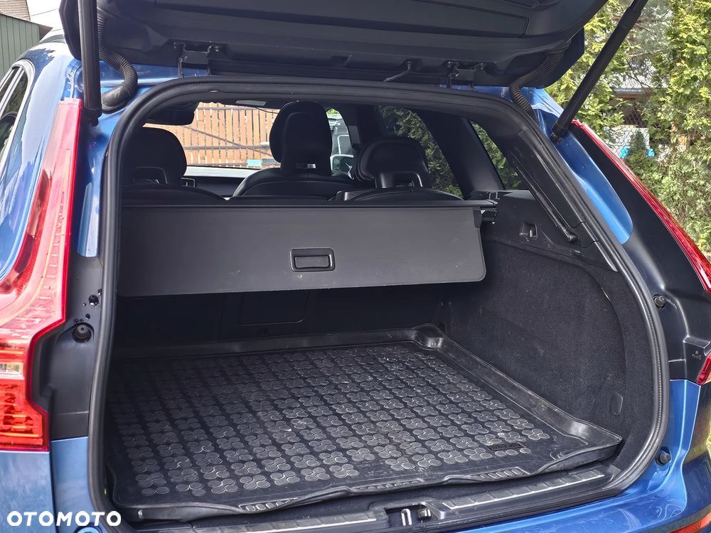 Volvo XC 60 T5 AWD R-Design - 15