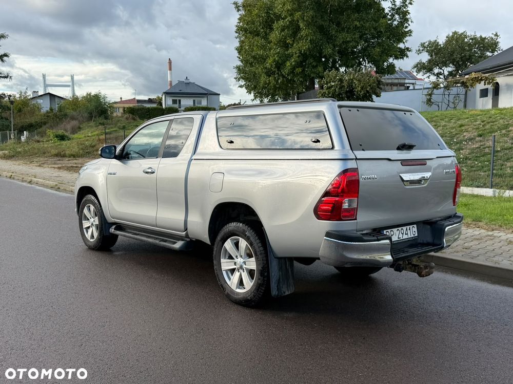 Toyota Hilux 2.4 D-4D X- CAB SR+ 4WD - 25