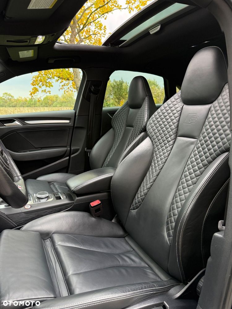 Audi S3 S tronic - 11