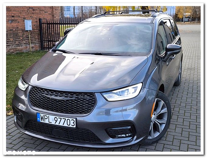 Chrysler Pacifica - 12