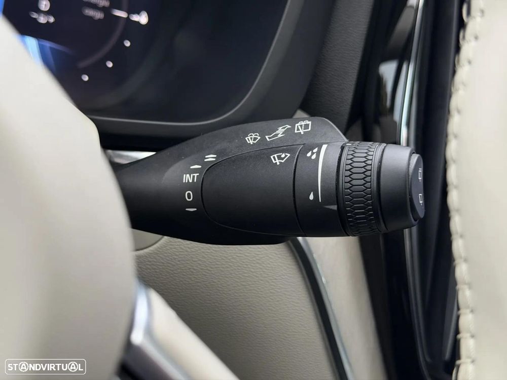 Volvo XC 60 2.0 T6 PHEV Plus Dark AWD - 35
