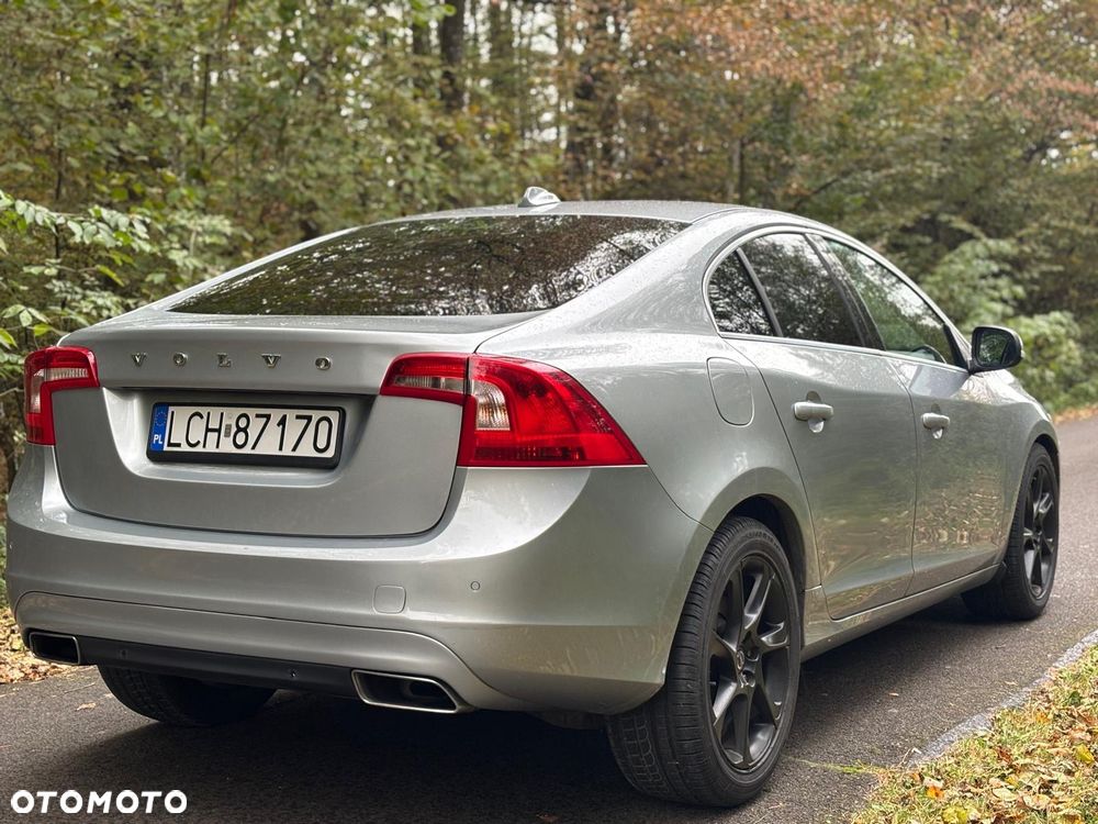 Volvo S60 D4 Drive-E Momentum - 4