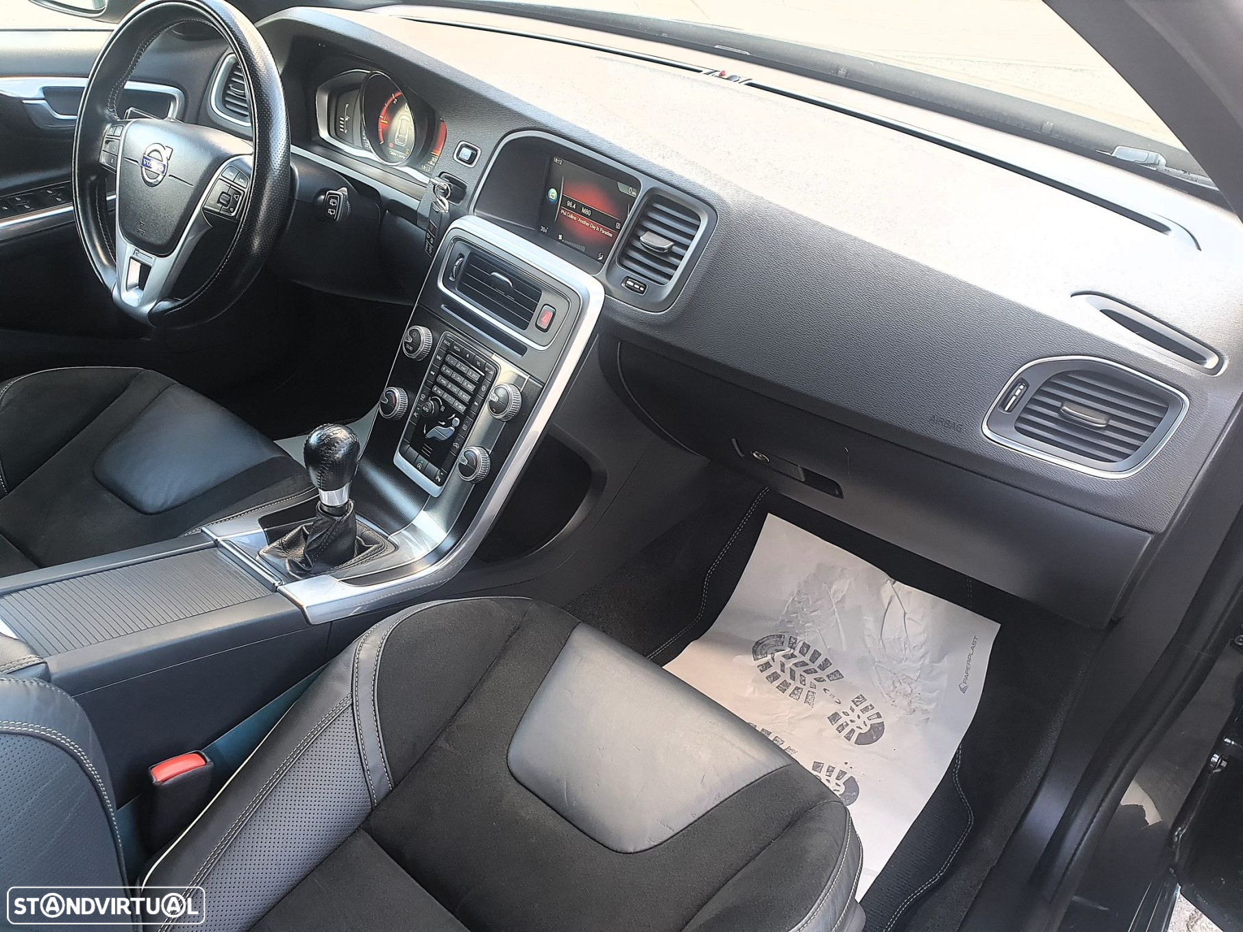 Volvo V60 1.6 D2 R-Design Momentum - 29
