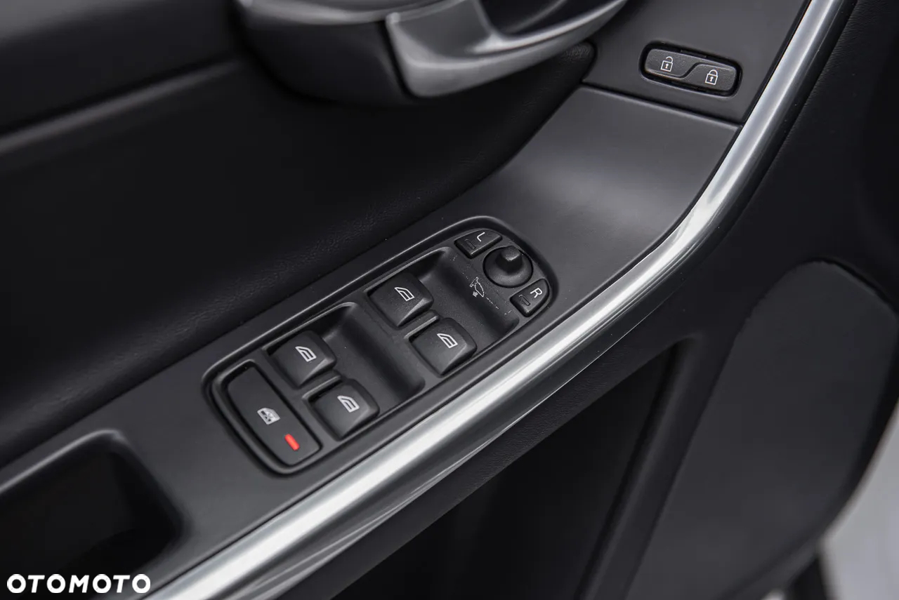 Volvo XC 60 D5 AWD Summum - 16