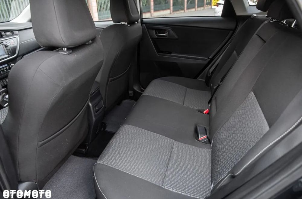Toyota Auris 1.6 Prestige - 23